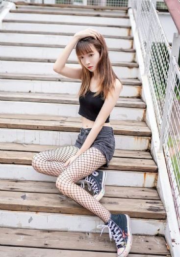 《年轻的阿姨》_1080日本电影免费